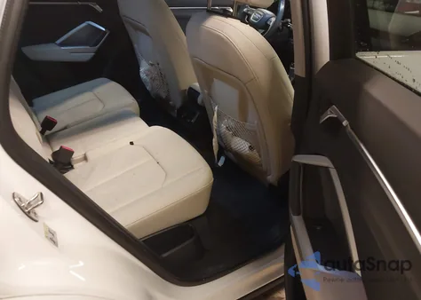 2019 Audi Q3 2.0T S Line Premium из США, поврежденный, VIN WA1EECF30K1071135